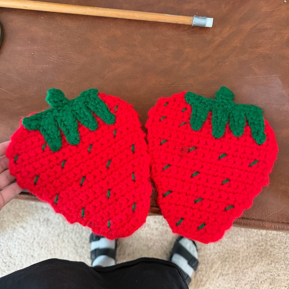 Crochet strawberry trivets